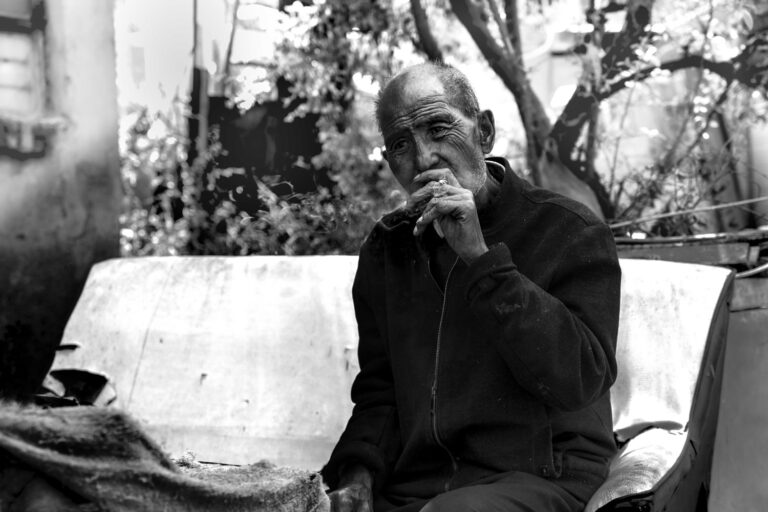 Uncles - The past is like smoke